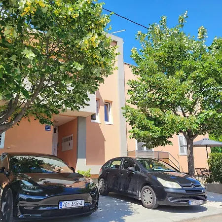 Apartment Gamma With Hydromassage Mini Pool Near Split