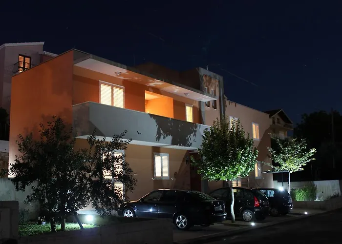Apartman Gamma With Hydromassage Mini Pool Near Split Zrnovnica