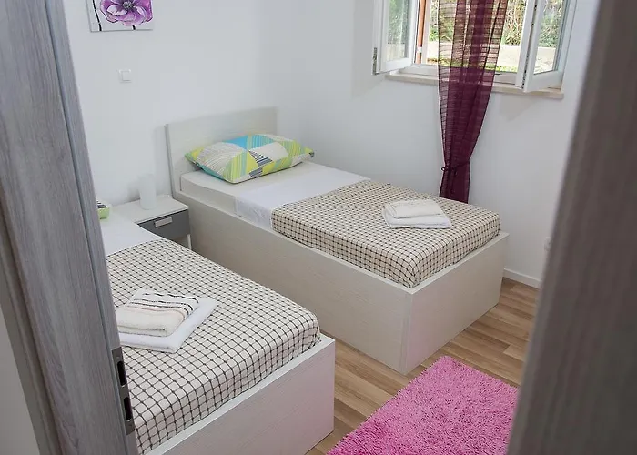 Apartman Gamma With Hydromassage Mini Pool Near Split *