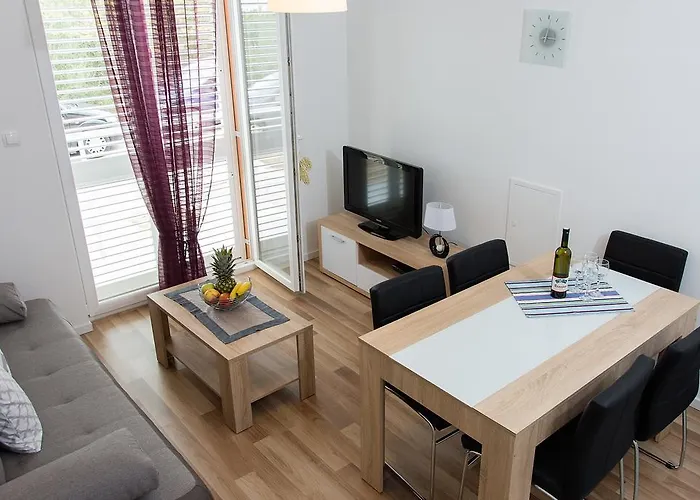 Apartman Gamma With Hydromassage Mini Pool Near Split *